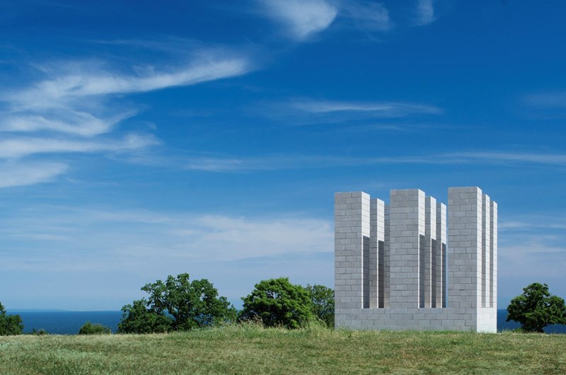 2018 Nine Towers (for Jene) av Sol LeWitt, Kivik Art Center