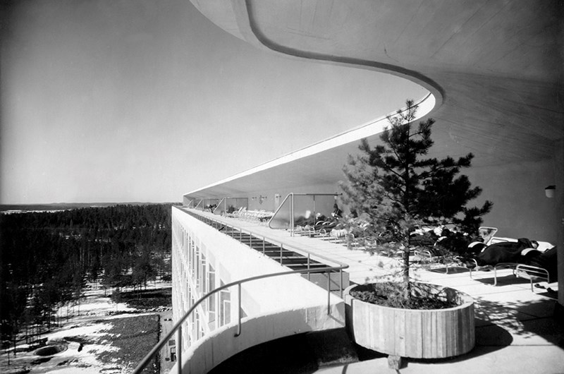 Alvar Aalto, Paimio Santorium, 1929-32, sun terrace. Photo: Gustaf Welin, Alvar Aalto Foundation