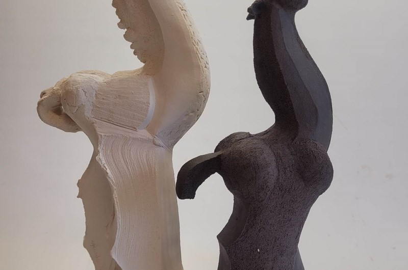 'Häst'      Material: stengods storlek: h45 och 40cm