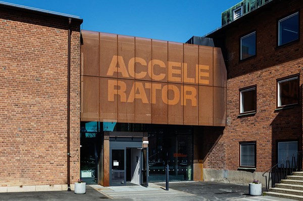 Accelerator