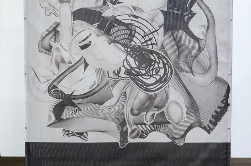 Frank Stella  Printed Screen 1, 2022  Inkjet Prints on Vinyl Mesh, Stainless Steel. Foto: Wetterling Gallery