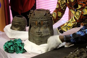 Världskulturmuseerna vill återlämna konst till Nigeria
