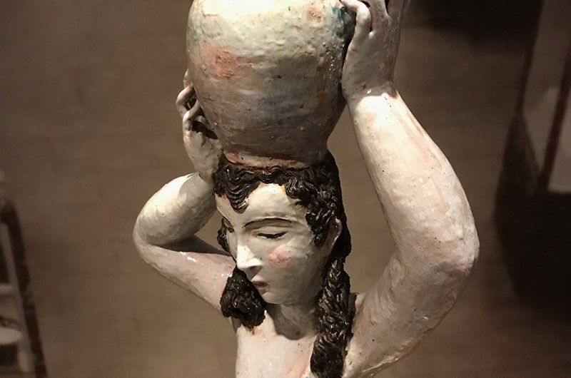 Detaljporslinsfigur, Susi Singer, för Wiener Werkstätte, Millesgården. Foto: Staffan Bengtsson