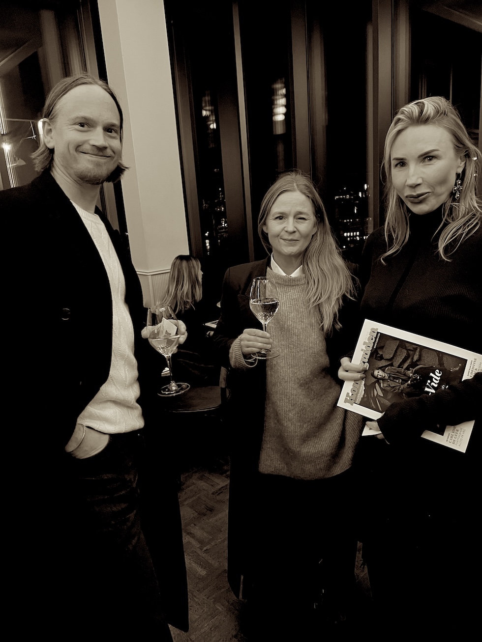 Konstguiden firade vårnumret med mingel ovanför stan