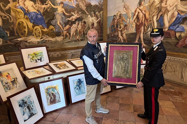 Beslag av misstänkt förfalskade Dalí-verk