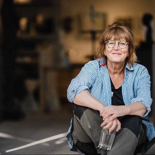 Yvonne Nimar
