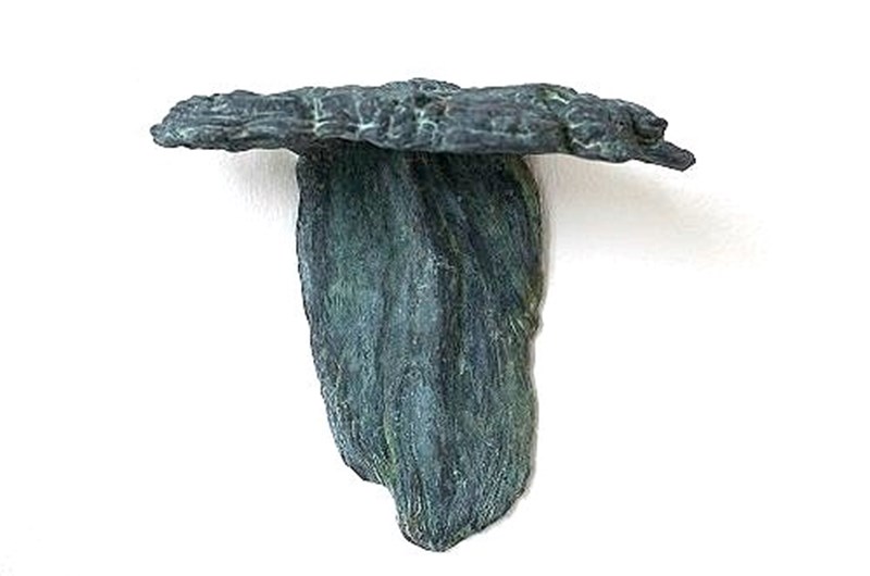 Chevelyr III Brons h 17 cm x b 19 cm x d 10 cm