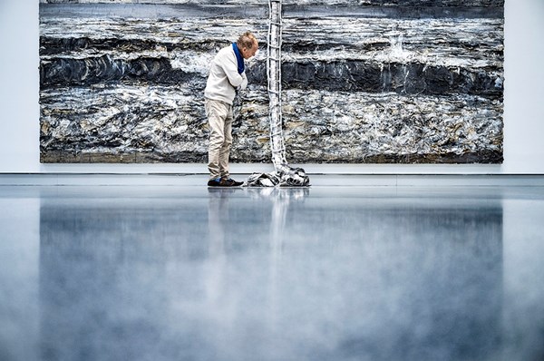 Tjuvar stal delar ur Anselm Kiefer-staty