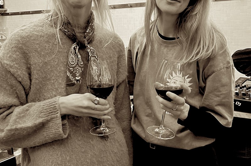 Stina Olofsson och Petra Stenwall från Market Art Fair