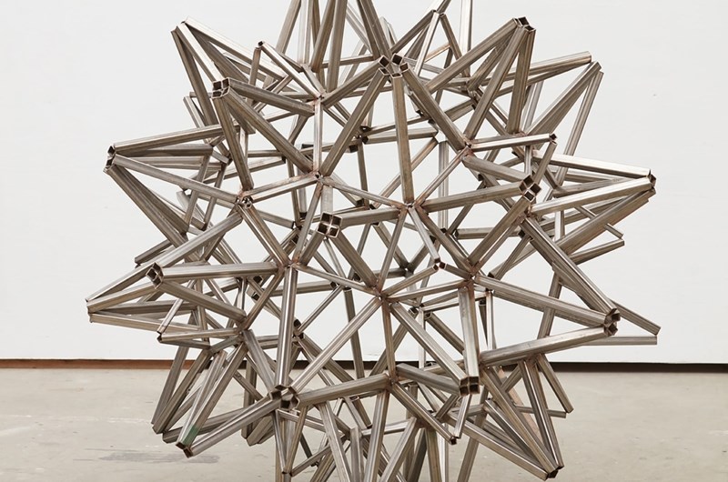 Frank Stella  Star With Square Tubing, 2016 Stainless Steel. Foto: Wetterling Gallery