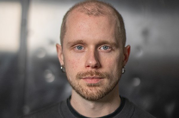 Marcus Bergman är 2025 års mottagare av Fredrik Roos Stipendium