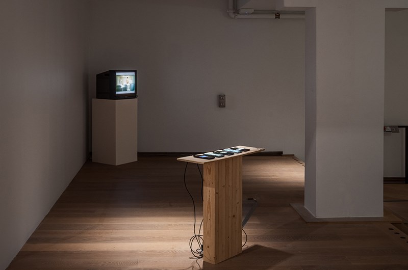 Installationsvy, The Owl of Minerva med verk av Absalon och Hassan Khan. Foto; Jean-Baptiste Béranger
